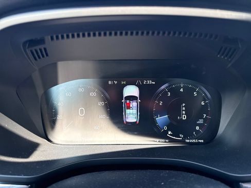 Used 2020 Volvo XC60 T5 Momentum w/ Protection Package AWD/4WD image 13
