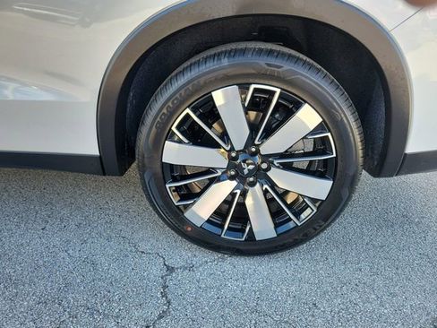 New 2026 Mitsubishi Outlander SE image 7