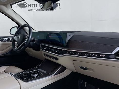 Used 2023 BMW X7 xDrive40i w/ Executive Package image 32