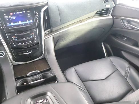 Used 2016 Cadillac Escalade Platinum AWD/4WD image 29