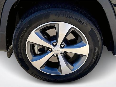 Used 2022 Jeep Cherokee Limited image 34