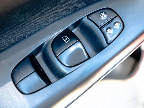 Used 2019 Nissan Sentra SV w/ Special Edition Package FWD image 21
