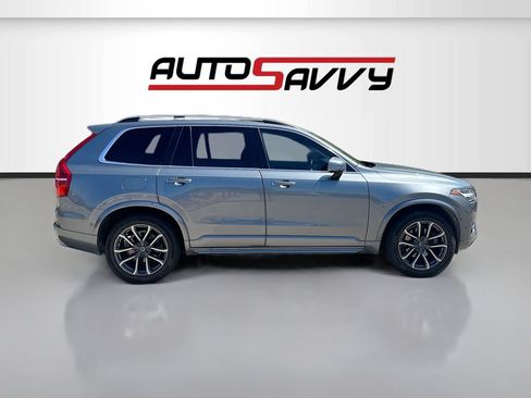 Used 2017 Volvo XC90 T6 Momentum w/ Vision Package AWD/4WD image 8