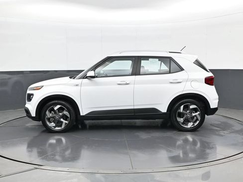 Certified 2024 Hyundai Venue SEL FWD image 8