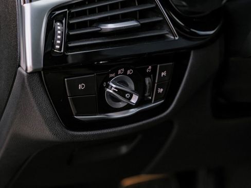 Used 2018 BMW 540i xDrive w/ M Sport Package image 22