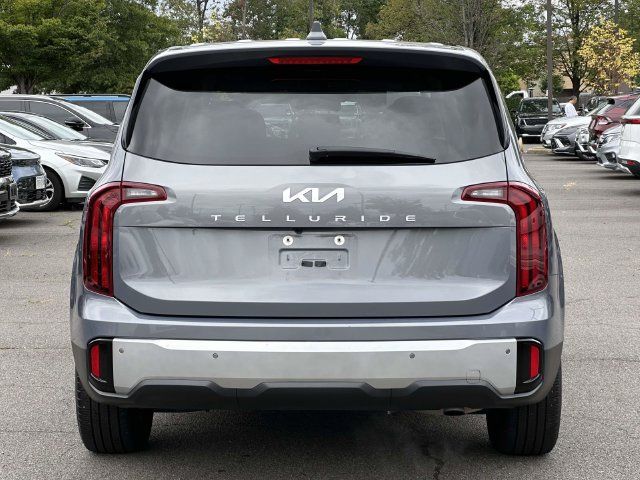 Used 2024 Kia Telluride LX FWD image 3