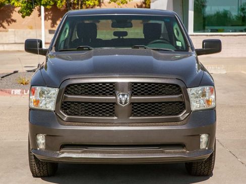 Used 2017 RAM 1500 Express AWD/4WD image 3