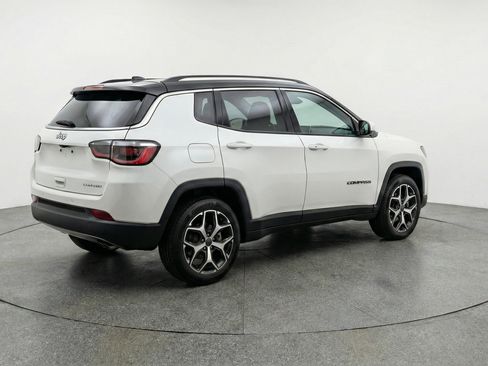 Used 2025 Jeep Compass Limited AWD/4WD image 9