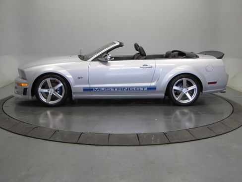 Used 2007 Ford Mustang GT RWD image 12