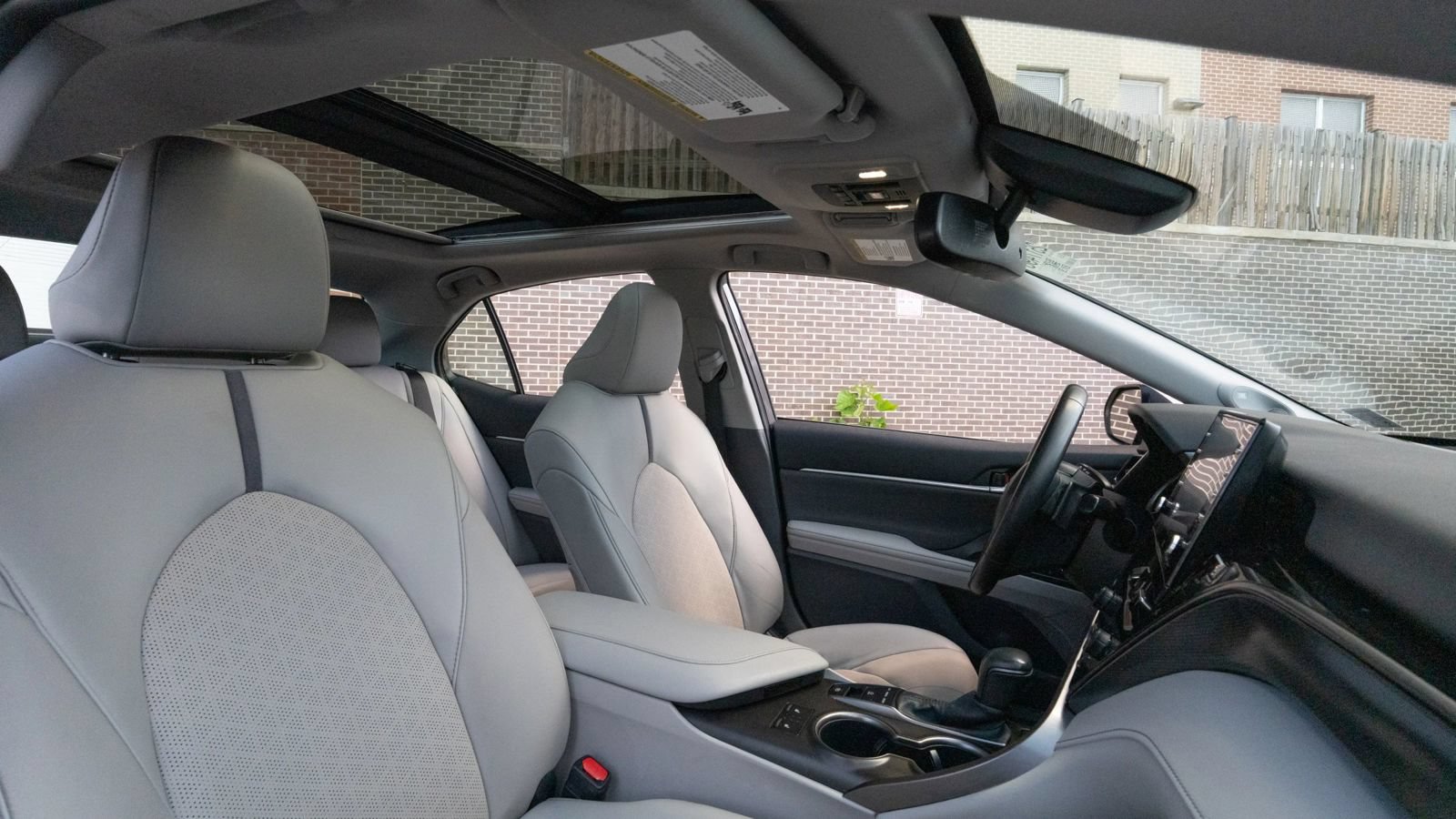 Used 2023 Toyota Camry XSE FWD image 9