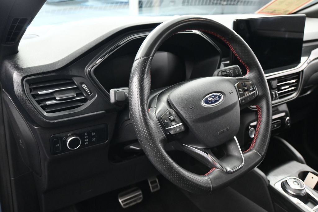 Used 2024 Ford Escape ST-Line w/ Tech Pack #1 FWD image 15