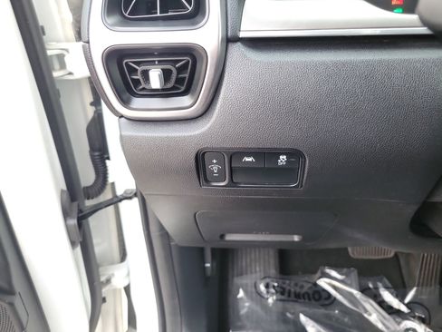 Certified 2022 Kia Sorento S FWD image 12