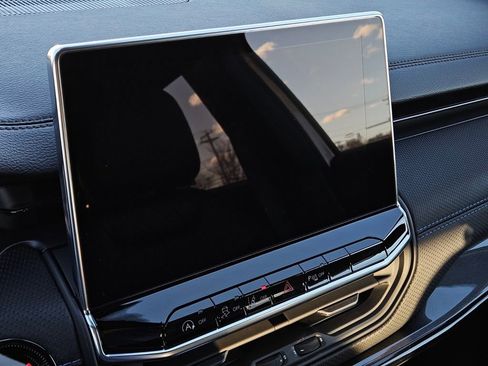 New 2026 Jeep Compass Limited image 16