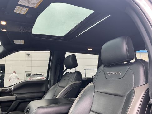 Used 2018 Ford F150 Raptor w/ Equipment Group 802A Luxury AWD/4WD image 5