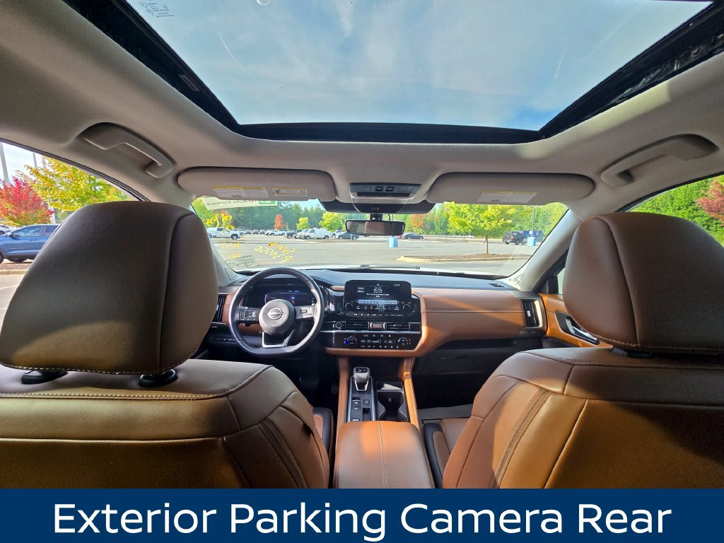 Used 2024 Nissan Pathfinder Platinum w/ Cargo Package FWD image 17