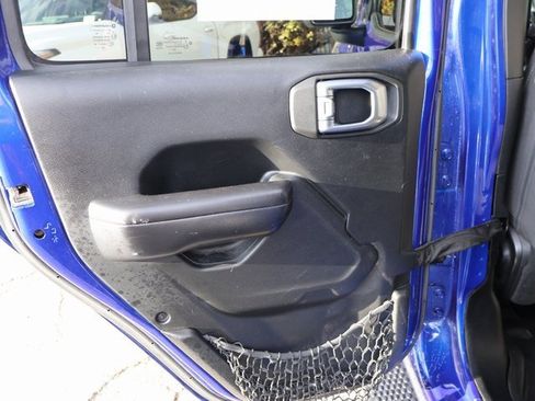 Used 2018 Jeep Wrangler Unlimited Sport S image 19