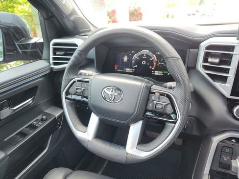 Certified 2024 Toyota Sequoia Platinum AWD/4WD image 22