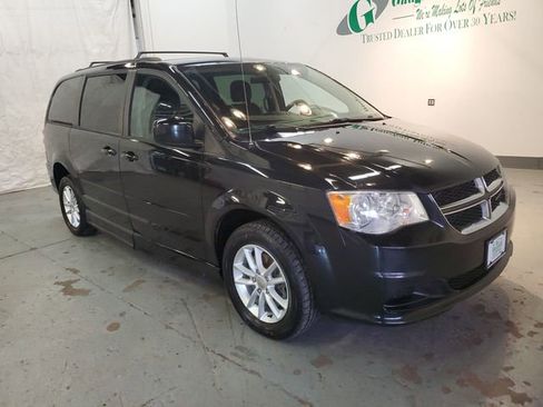 Used 2014 Dodge Grand Caravan SXT image 11