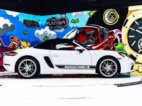 Used 2017 Porsche 718 Boxster RWD image 4