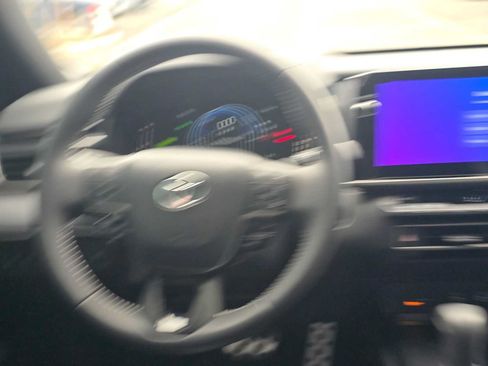 Used 2025 Toyota Camry SE w/ Multimedia Upgrade Package FWD image 19