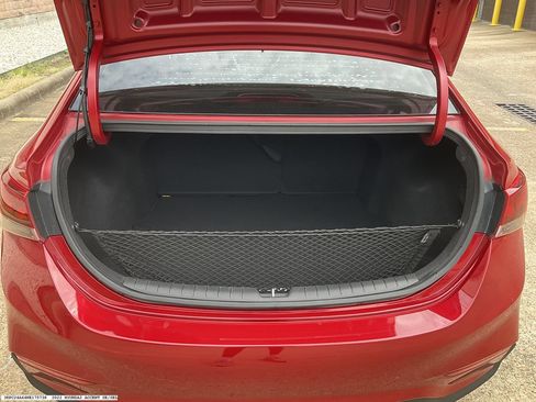 Used 2022 Hyundai Accent SE w/ Cargo Package FWD image 12