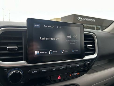 Certified 2025 Hyundai Venue SEL image 24