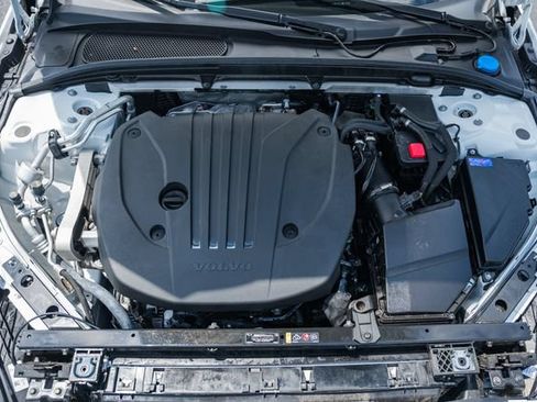 Certified 2024 Volvo S60 B5 Plus AWD/4WD image 19