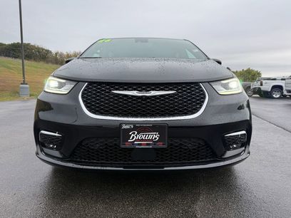 New 2026 Chrysler Pacifica Select