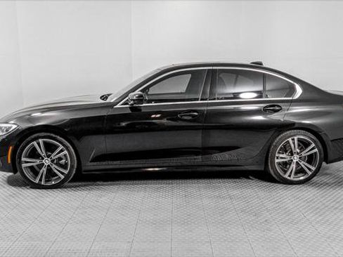 Used 2019 BMW 330i Sedan w/ Premium Package image 3
