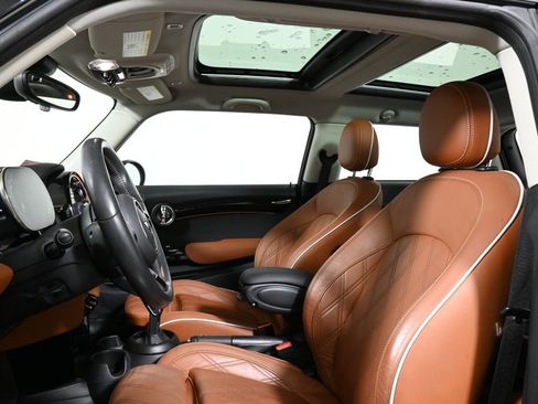 Certified 2022 MINI Cooper 2-Door Hardtop image 5