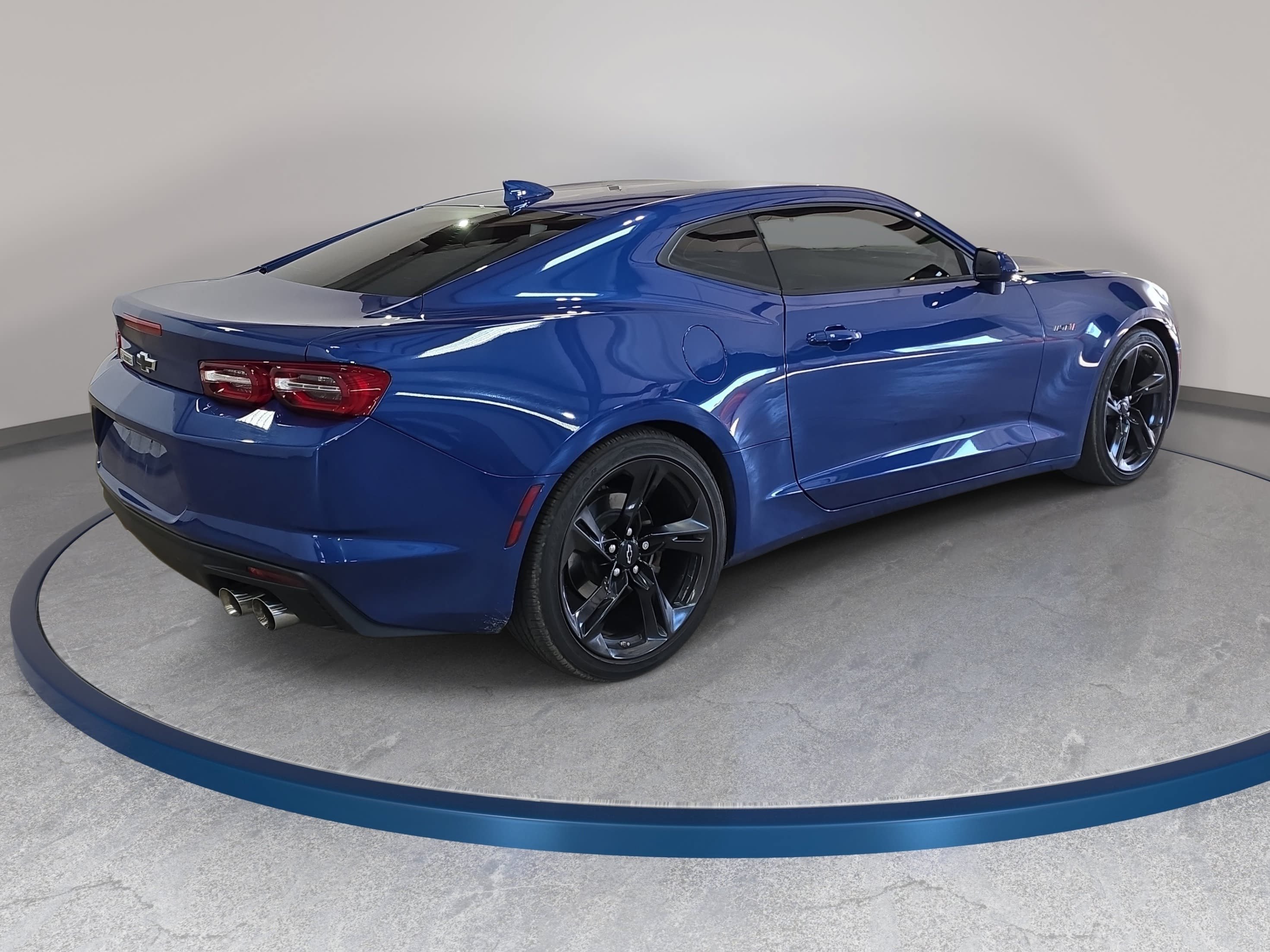 Used 2023 Chevrolet Camaro LT w/ Technology Package RWD image 6