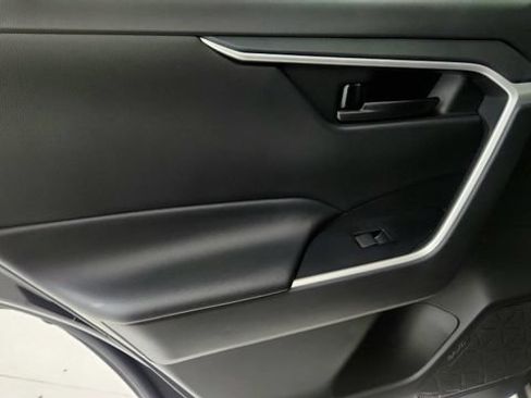 Used 2022 Toyota RAV4 LE FWD image 46