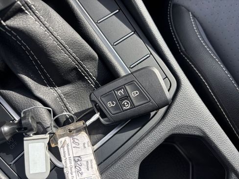 Used 2025 Volkswagen Jetta SE image 22