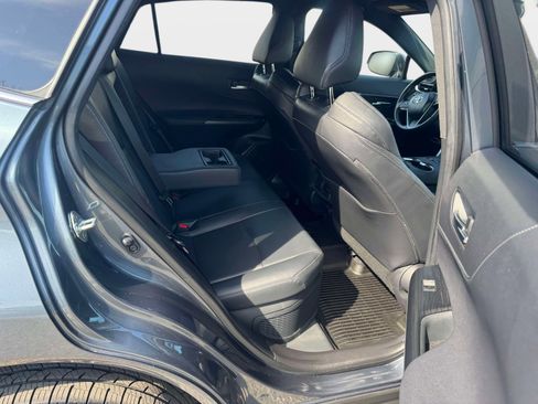 Certified 2023 Toyota Venza XLE image 17