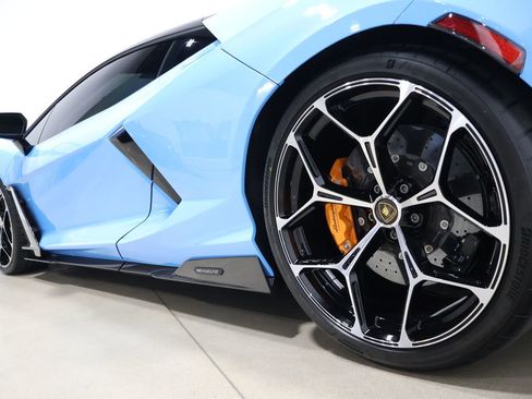 Used 2025 Lamborghini Revuelto AWD/4WD image 20
