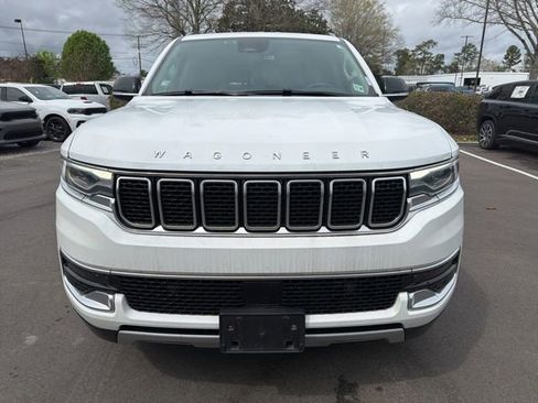 Used 2024 Jeep Wagoneer L Series II image 8