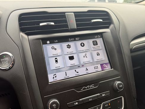 Used 2019 Ford Fusion SE w/ Equipment Group 151A FWD image 23
