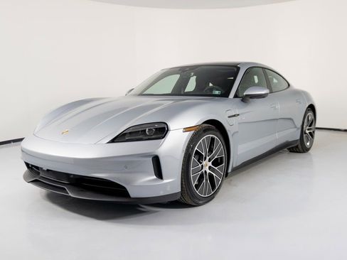 New 2026 Porsche Taycan image 6