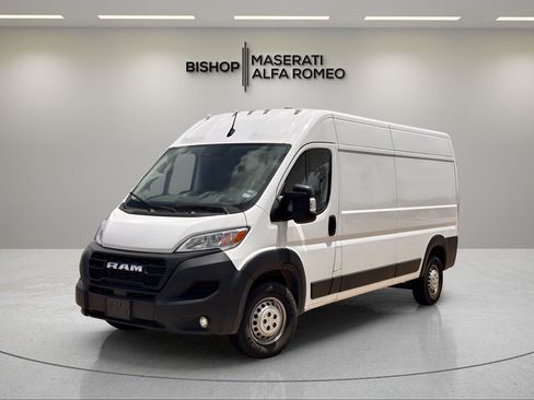 Used 2025 RAM ProMaster 2500 w/ Convenience Group FWD image 2