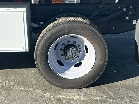 New 2024 Ford F450 XL w/ XL Chrome Package image 7