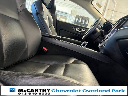 Used 2024 Volvo S60 B5 Plus image 32