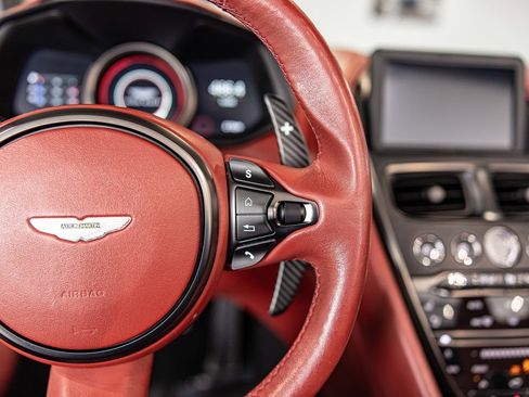 Used 2022 Aston Martin DB11 Volante image 25