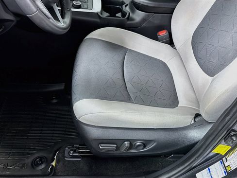 Used 2021 Toyota RAV4 XLE w/ Convenience Package AWD/4WD image 15
