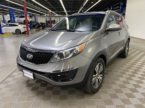Used 2016 Kia Sportage EX image 4