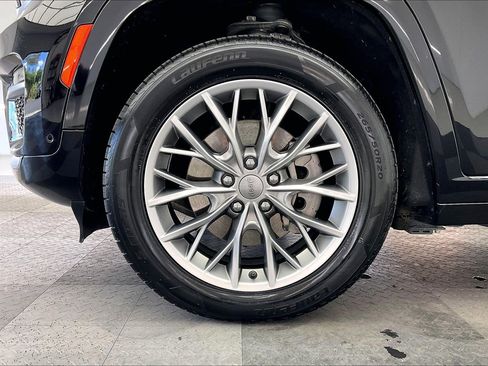 Used 2022 Jeep Grand Cherokee Summit w/ Advanced Protech Group IV image 8