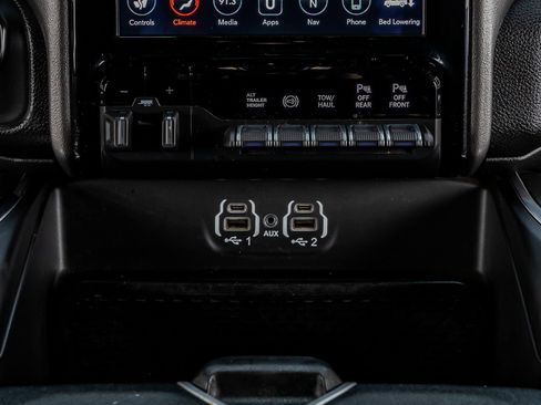 Used 2020 RAM 2500 Laramie w/ Night Edition AWD/4WD image 27