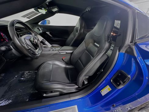 Used 2019 Chevrolet Corvette Stingray Coupe w/ 1LT RWD image 15