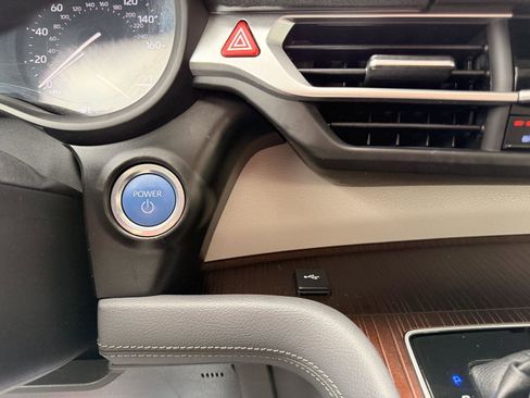 Used 2024 Toyota Sienna XLE image 21