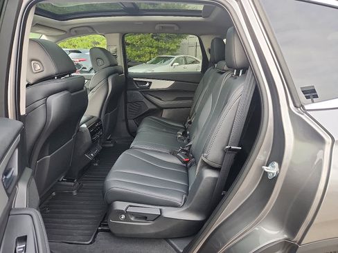 Certified 2025 Acura MDX SH-AWD image 11