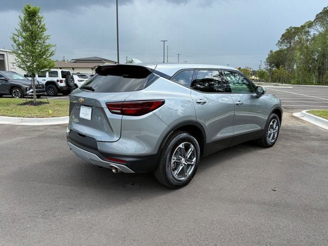 Used 2025 Chevrolet Blazer LT AWD/4WD image 6